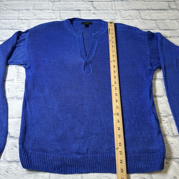 Vintage J. Crew Black Label 100% Linen Blue V-Neck Sweater. Classic Knit Design - Picture 4 of 6